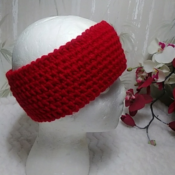 Handmade crochet headband - Picture 3 of 3